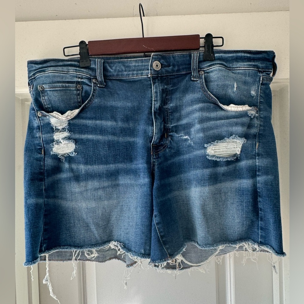 AEO Super Stretch Distressed Jeans ( MIDI )